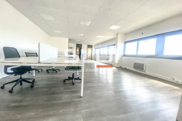 Locaux d'activités A LOUER - CHASSIEU - 1 150 m²