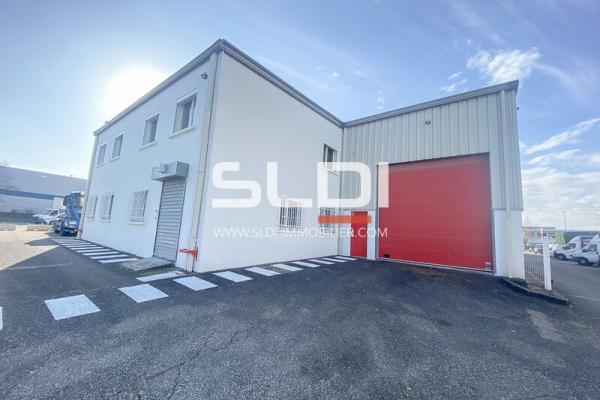 Locaux d'activités A LOUER - CHASSIEU - 686 m²
