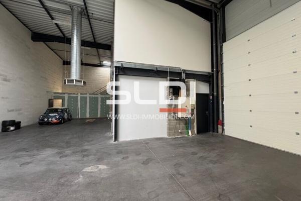Locaux d'activités A LOUER - SAINT FONS - 265 m²
