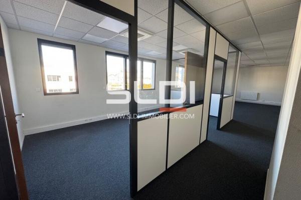 Locaux d'activités A LOUER - SAINT FONS - 265 m²