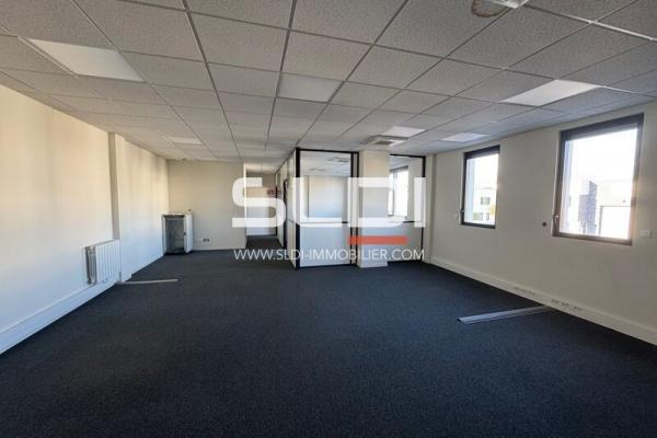 Locaux d'activités A LOUER - SAINT FONS - 265 m²
