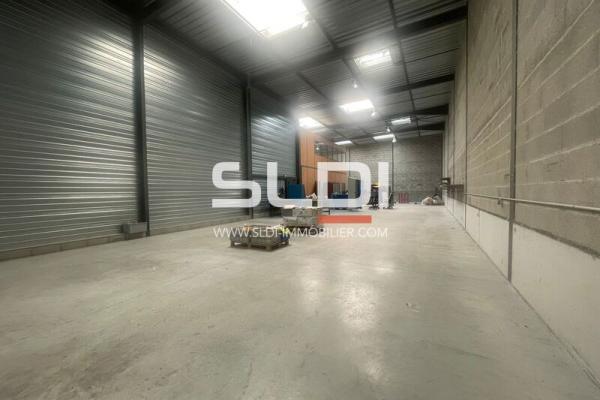 Locaux d'activités A VENDRE - CHAPONOST - 420 m²