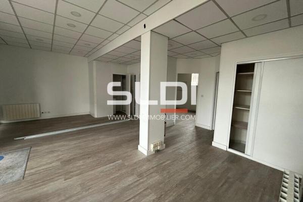 Commerces A VENDRE OU A LOUER - NEUVILLE SUR SAONE - 66 m²