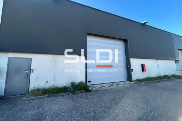 Locaux d'activités A LOUER - DARDILLY - 1 854 m²