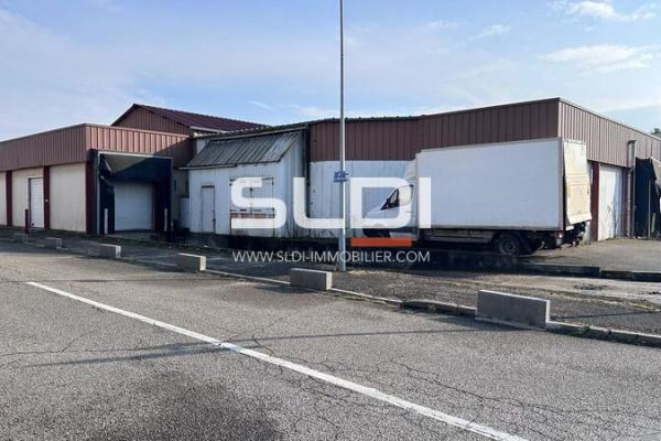 Entrepôts/Messagerie A LOUER - HEYRIEUX - 950 m²