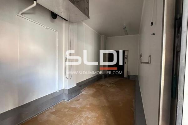 Entrepôts/Messagerie A LOUER - HEYRIEUX - 950 m²