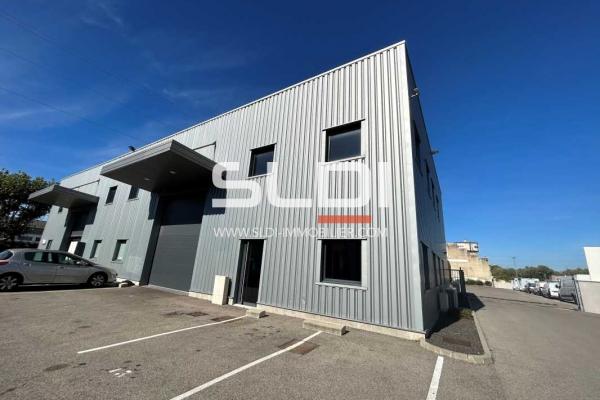Locaux d'activités A LOUER - SAINT PRIEST - 340 m²