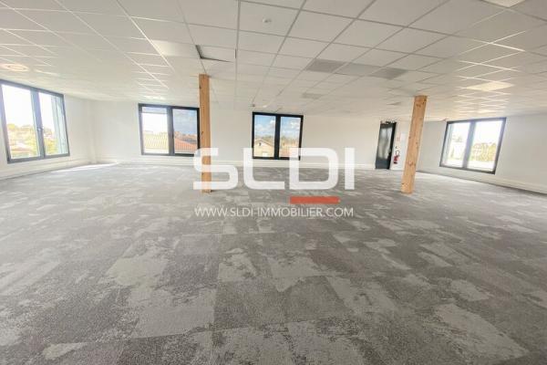 Bureaux A LOUER - SAINTE FOY LES LYON - 1 072 m²