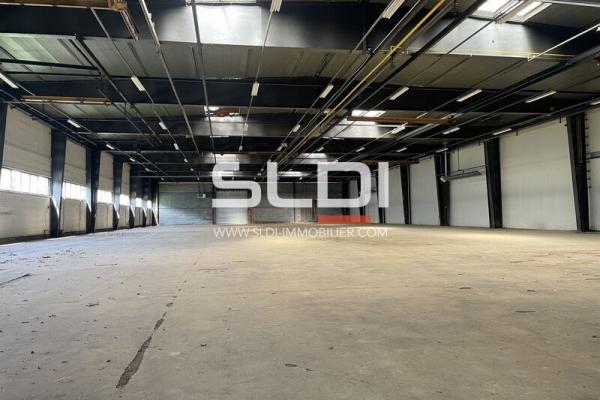 Locaux d'activités A LOUER - VENISSIEUX - 2 002 m²