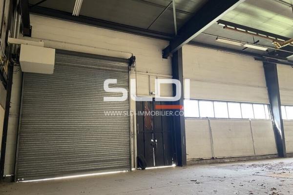 Locaux d'activités A LOUER - VENISSIEUX - 2 002 m²