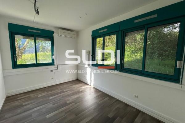 Bureaux A LOUER - LA TOUR DE SALVAGNY - 280 m²