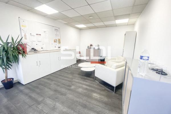 Locaux d'activités A LOUER - GENAS - 1 113 m²