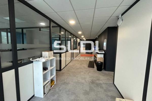 Bureaux A LOUER - LIMAS - 107 m²