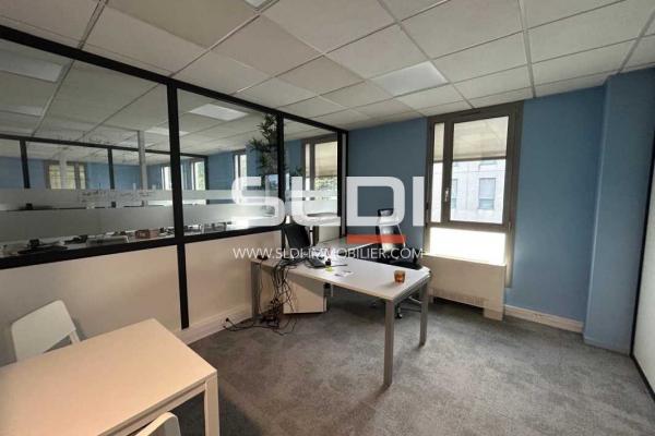 Bureaux A LOUER - LIMAS - 107 m²