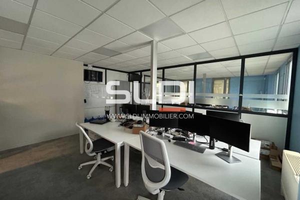 Bureaux A LOUER - LIMAS - 107 m²
