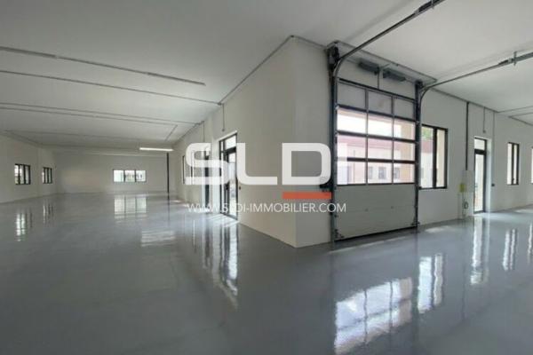 Locaux d'activités A LOUER - VENISSIEUX - 1 646 m²