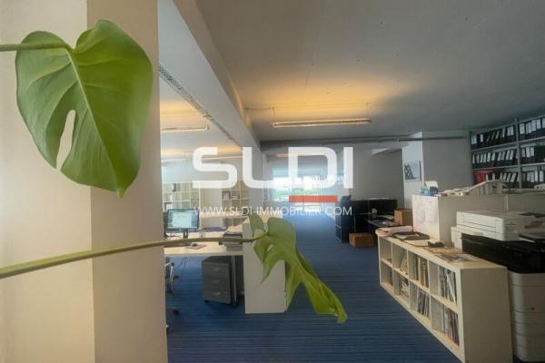  A LOUER - LYON - -