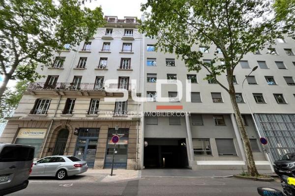 Bureaux A LOUER - LYON - 90 m²
