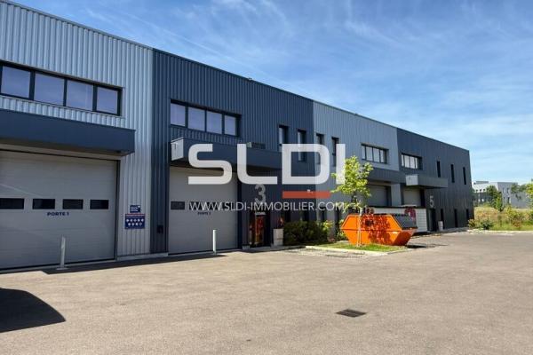 Locaux d'activités A LOUER - BOURGOIN JALLIEU - 288 m²