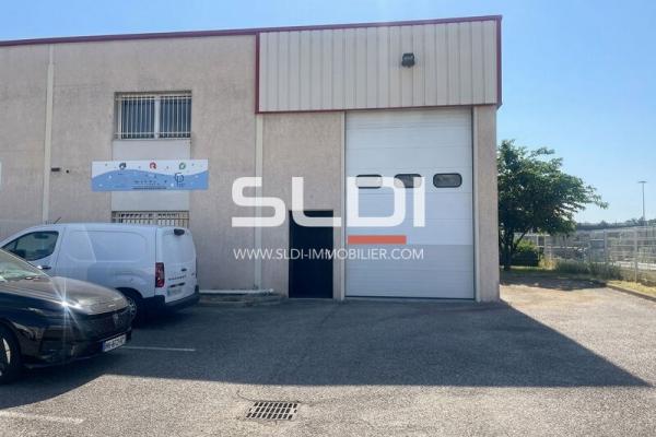 Locaux d'activités A LOUER - CHASSIEU - 177 m²
