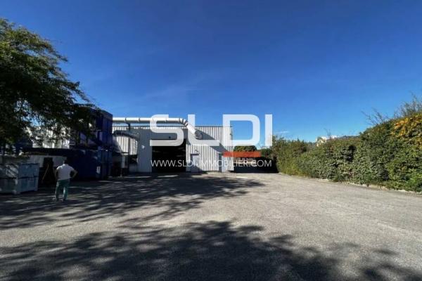 Locaux d'activités A VENDRE - BRON - 1 970 m²