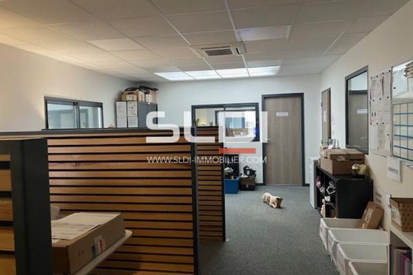Locaux d'activités A VENDRE - DECINES CHARPIEU - 534 m²