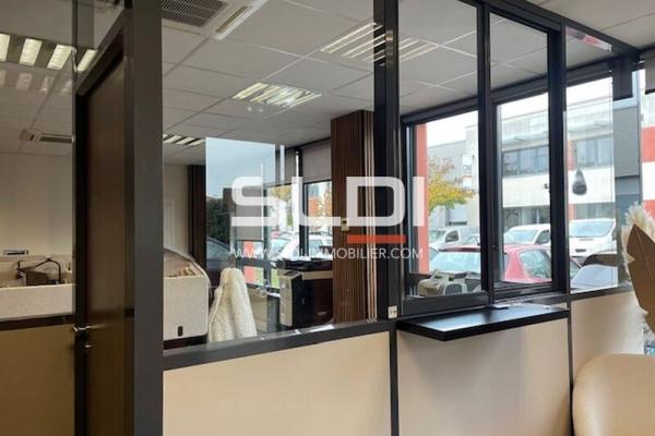 Locaux d'activités A VENDRE - DECINES CHARPIEU - 534 m²
