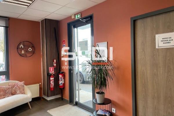 Locaux d'activités A VENDRE - DECINES CHARPIEU - 534 m²
