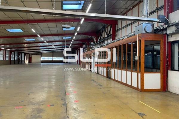 Locaux d'activités A LOUER - RILLIEUX LA PAPE - 3 200 m²
