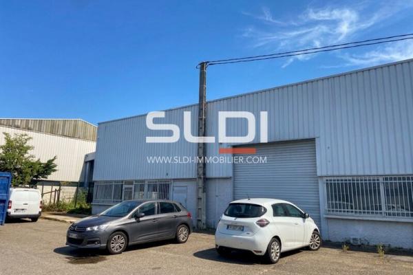 Locaux d'activités A LOUER - CHASSIEU - 380 m²