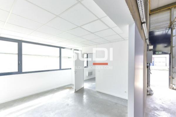 Locaux d'activités A LOUER - LYON - 372 m²