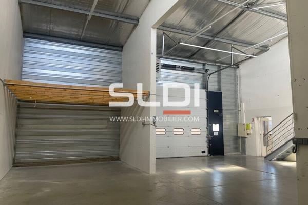 Locaux d'activités A LOUER - LYON - 372 m²