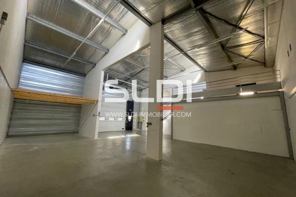 Locaux d'activités A LOUER - LYON - 372 m²