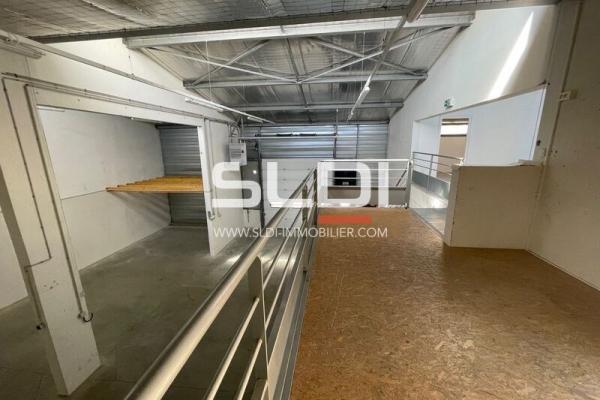 Locaux d'activités A LOUER - LYON - 372 m²