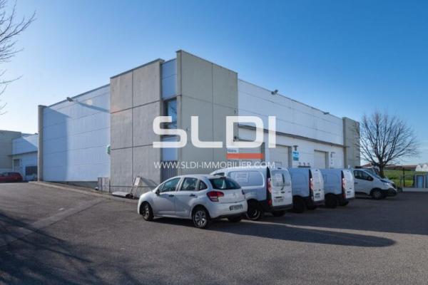 Locaux d'activités A LOUER - RILLIEUX LA PAPE - 118 m²