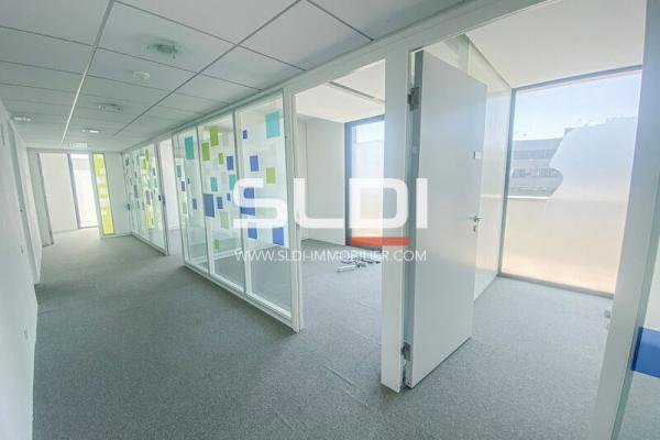 Bureaux A LOUER - VAULX EN VELIN - 4 125 m²