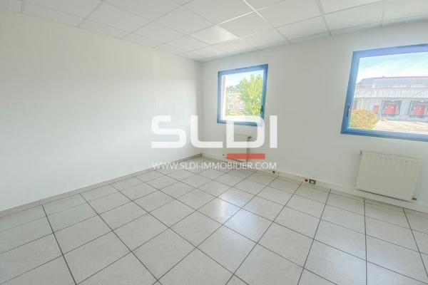 Locaux d'activités A LOUER - BELIGNEUX - 3 480 m²
