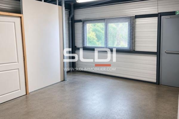 Locaux d'activités A LOUER - VAULX EN VELIN - 679 m²