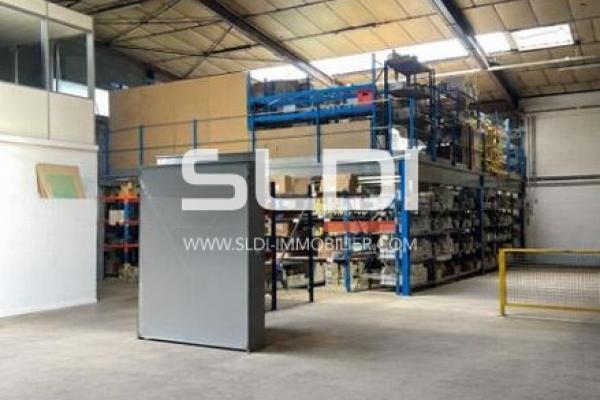 Locaux d'activités A LOUER - VAULX EN VELIN - 679 m²