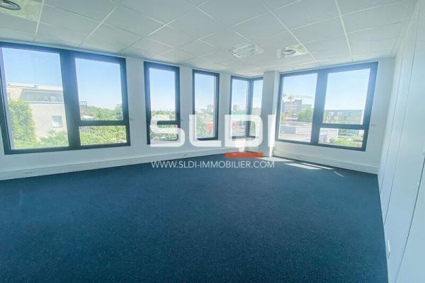 Bureaux A LOUER - VAULX EN VELIN - 205 m²