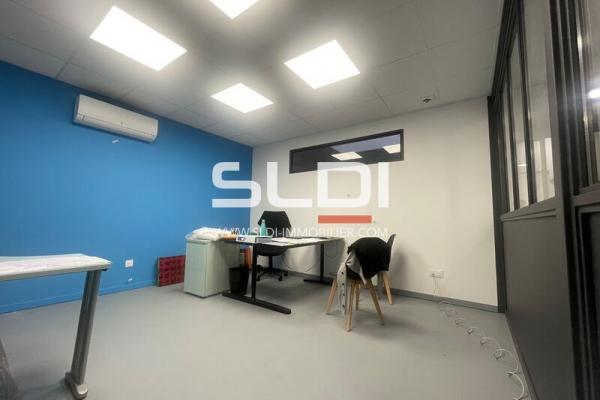 Locaux d'activités A VENDRE OU A LOUER - TREVOUX - 464 m²