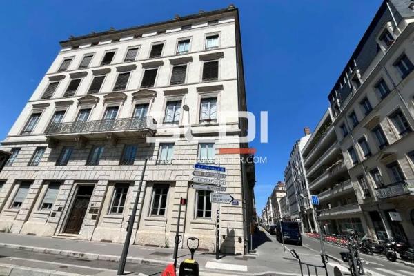 Bureaux A LOUER - LYON - 51 m²