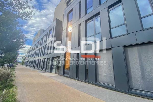 Bureaux A LOUER - VAULX EN VELIN - 234 m²