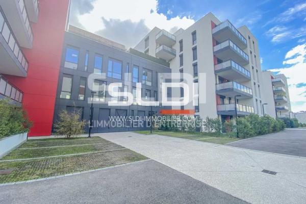 Bureaux A LOUER - VAULX EN VELIN - 234 m²