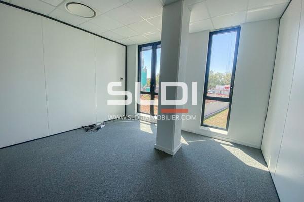 Bureaux A LOUER - VAULX EN VELIN - 234 m²