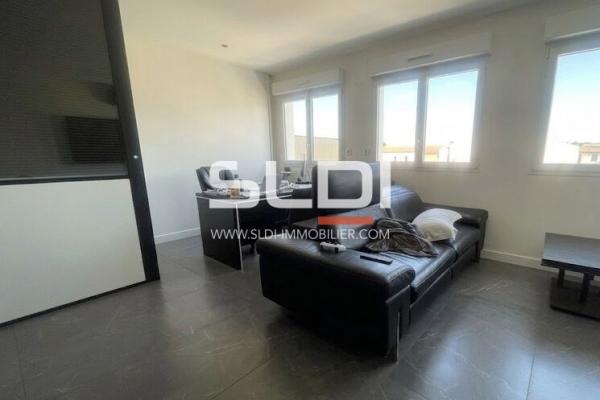 Locaux d'activités A LOUER - SATHONAY CAMP - 200 m²