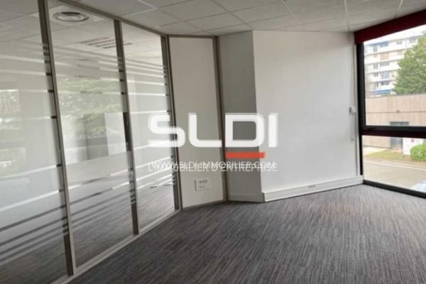 Bureaux A LOUER - VENISSIEUX - 106 m²