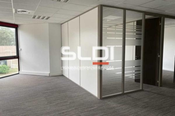 Bureaux A LOUER - VENISSIEUX - 106 m²