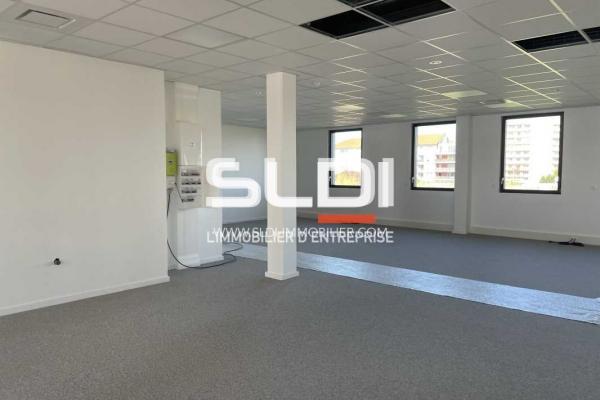 Bureaux A LOUER - VENISSIEUX - 106 m²