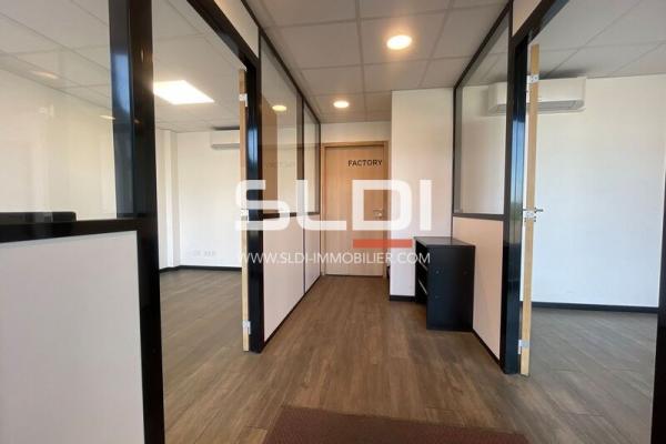 Locaux d'activités A LOUER - MORNANT - 880 m²